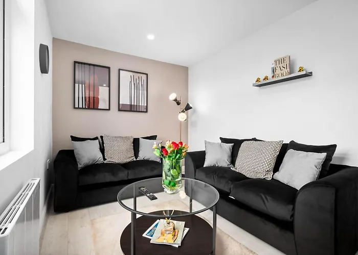 Luxury 2 Bedroom Apartment - Near City Centre - Wifi - Smart Tv 3Mr