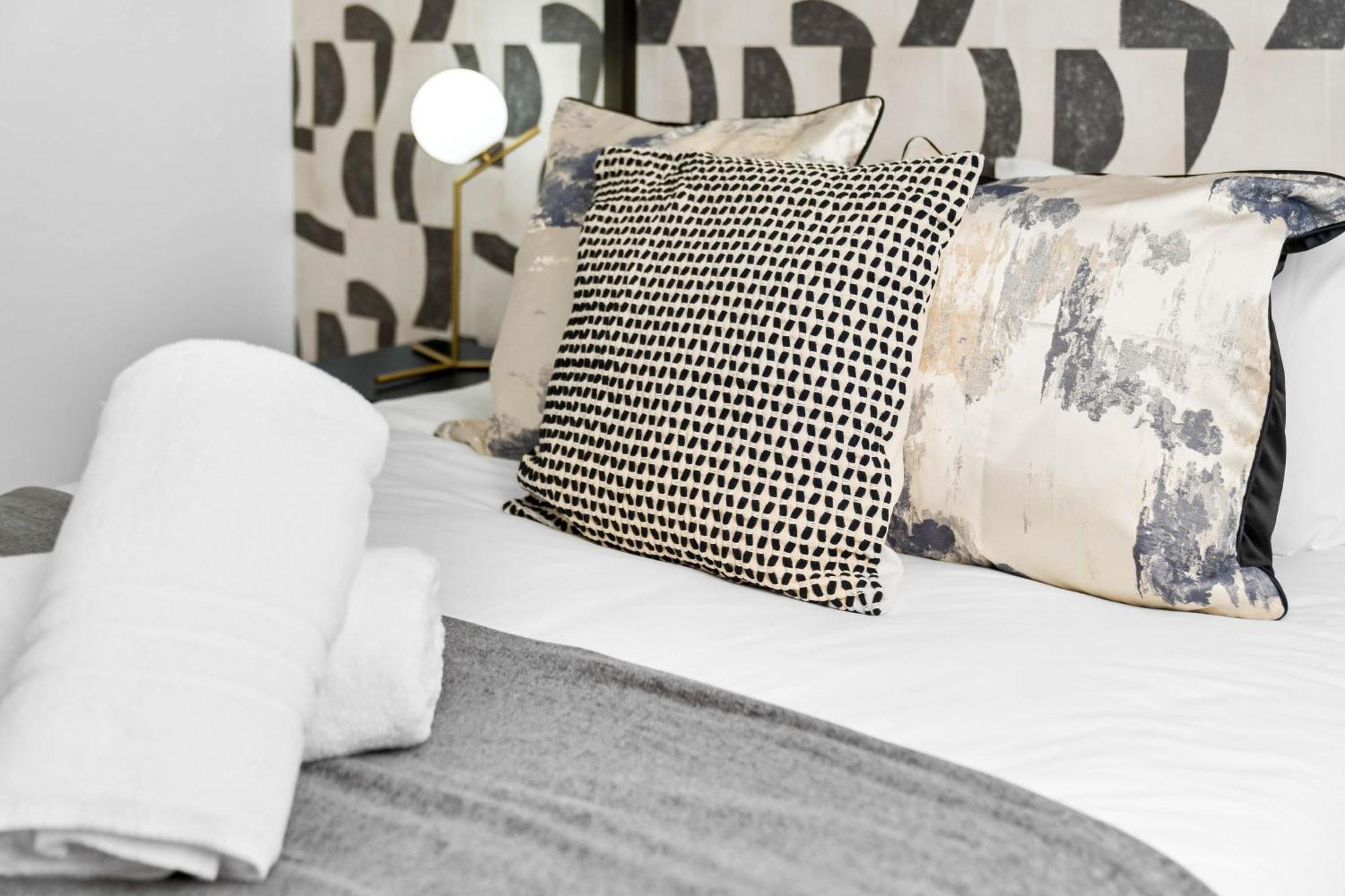 Luxury 2 Bedroom - Near Centre - Wifi - Smart Tv 3mr Apartment