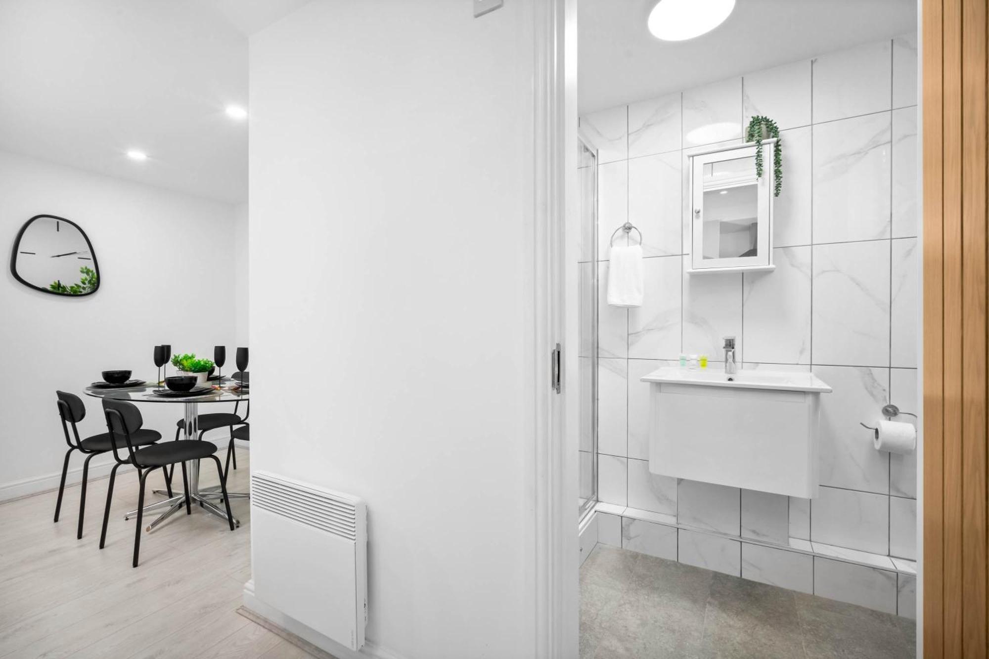 Luxury 2 Bedroom - Near Centre - Wifi - Smart Tv 3mr Apartment *